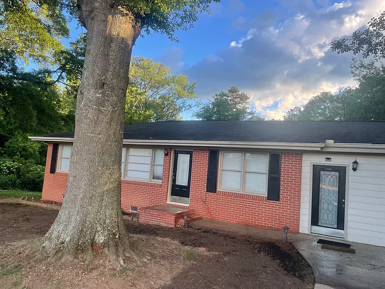 1815 Old Canton Rd — Photo 4