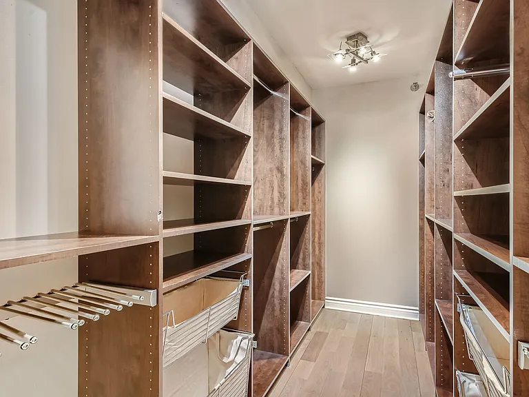 330 W Grand Ave #1202 — Photo 15
