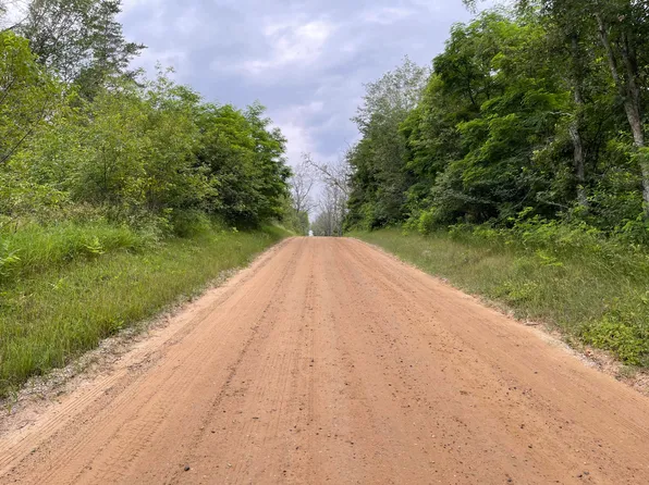 W Burdell Rd, Roscommon, MI 48653