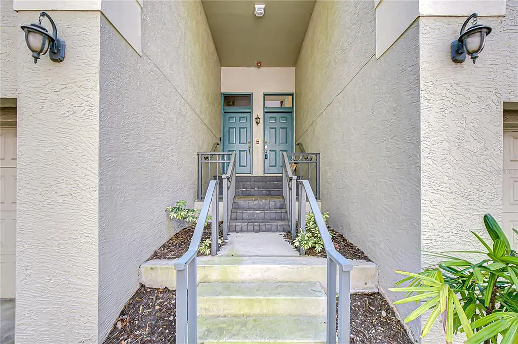 2 bed, 2.0 bath, 1773 sqft, $3,900 — Photo 2