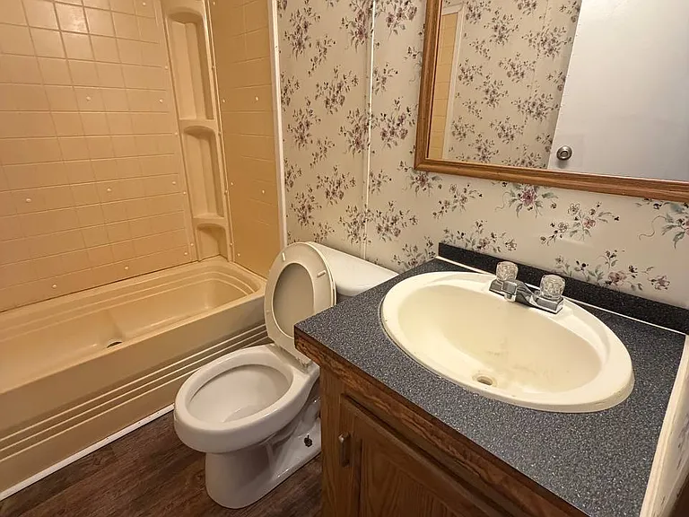 927 Julia St — Photo 12