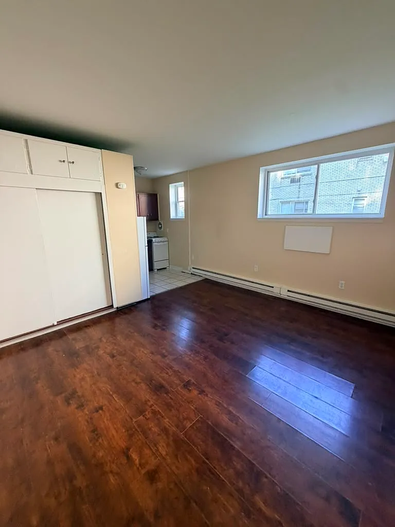 Studio, $1,100 — Photo 1