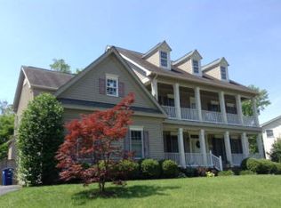 2905 Dumas St, Alexandria, VA 22306