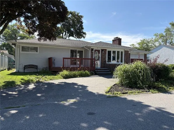 33 Gillen Ave, North Providence, RI 02904