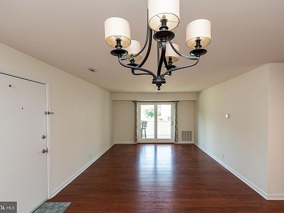 5th image of 100 Chesterfield Ln APT 202
