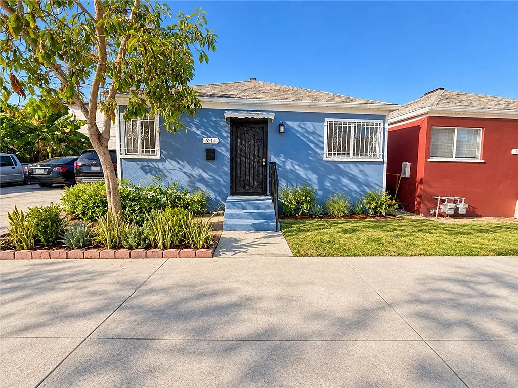 1 bed, 850 sqft, $2,000 — Photo 2