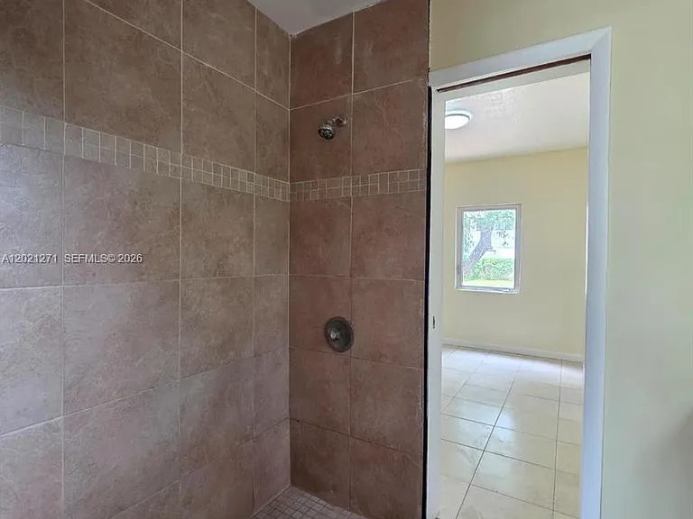 315 NW 53rd St — Photo 11