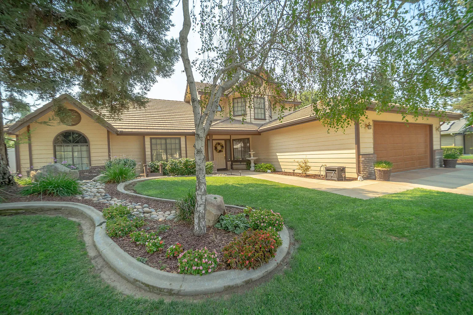 2245 N Polk St photo 1