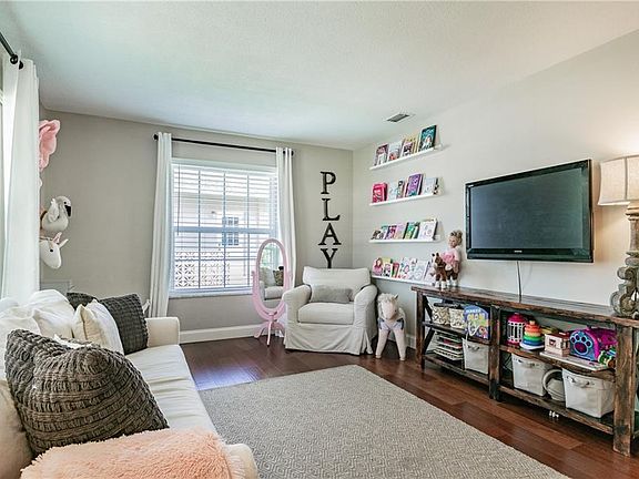 4th image of 1825 Clearwater Harbor Dr