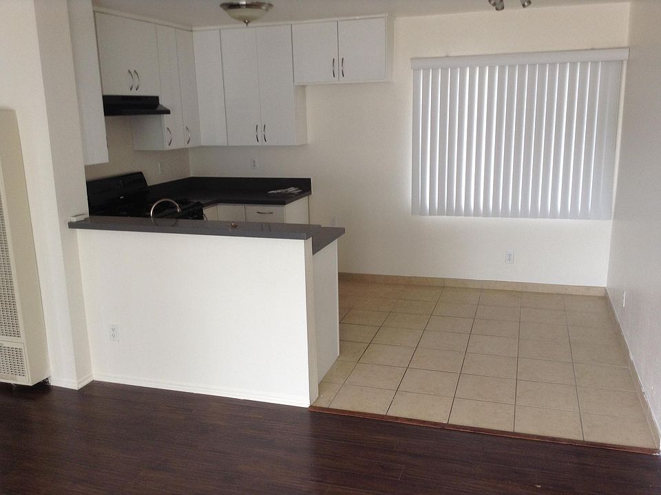 1st image of 11659 Chandler Blvd #107
