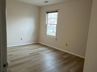 60 Sagamore Ave S, Edison, NJ 08820
