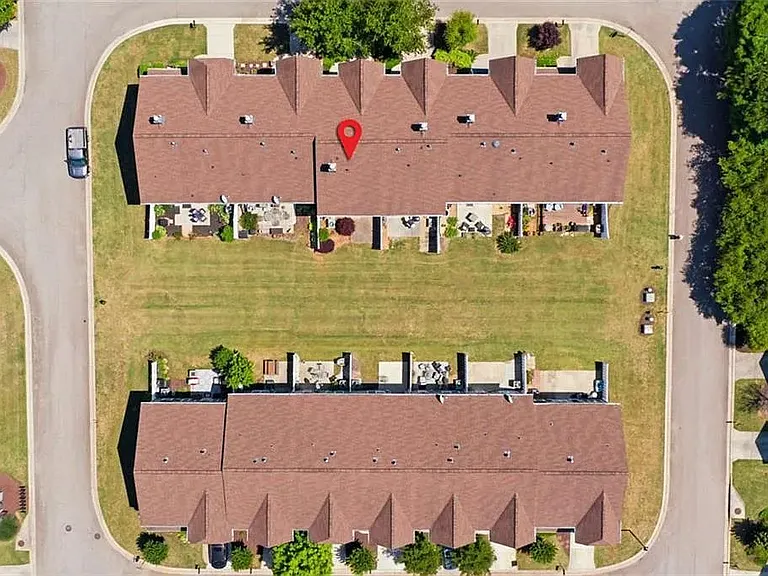 6411 Silvertide Way — Photo 4