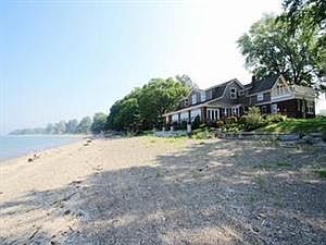 4th image of 448 Lake Shore Dr W