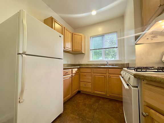 3rd image of 617 Brooklyn Ave APT 4