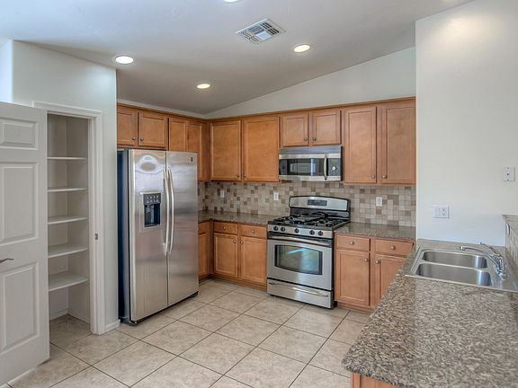 3rd image of 8229 W Calle Sancho Panza