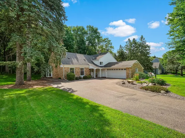 1210 Urbandale Ln N, Plymouth, MN 55447