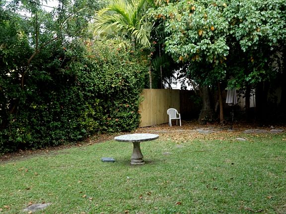 3rd image of 7836 NE Bayshore Ct