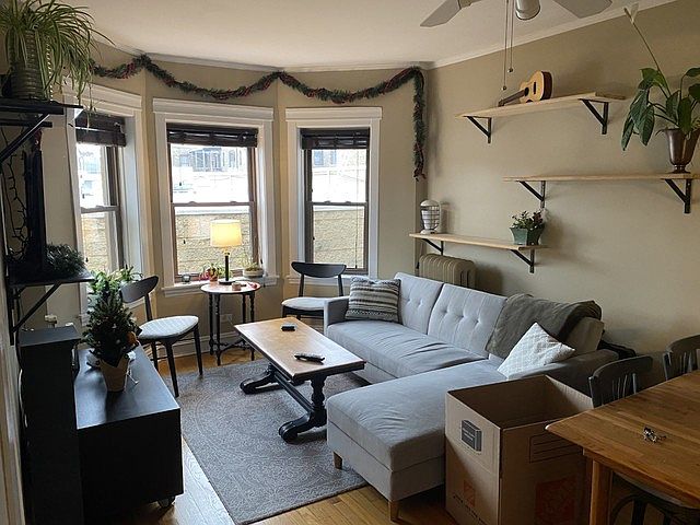 1st image of 734.5 W Barry Ave Unit 2N