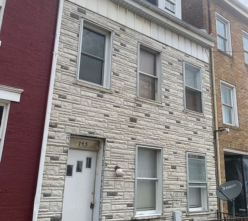 1st image of 745 E Market St APT 1