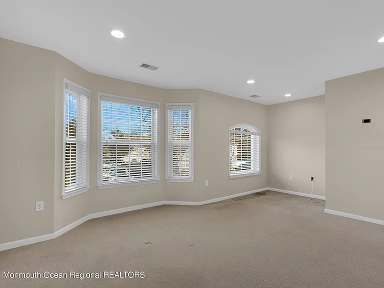 143 Shinnecock Dr — Photo 17