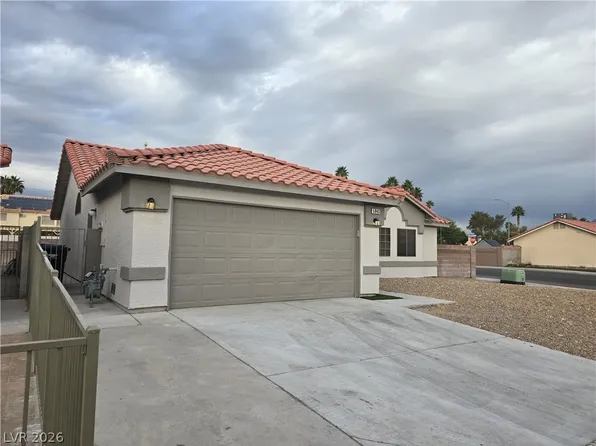 5843 Berry Hill Ln, North Las Vegas, NV 89031