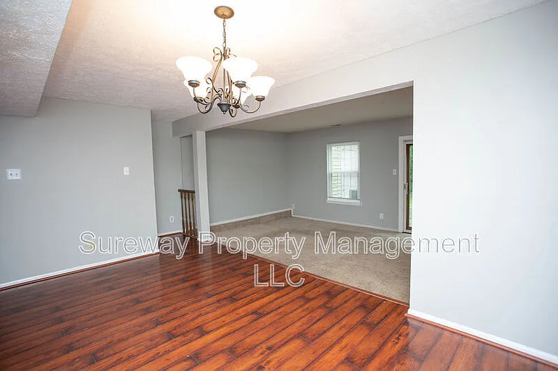 3 bed, 2.5 bath, 1372 sqft, $2,900 — Photo 3