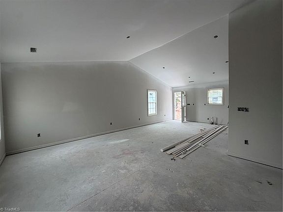 2nd image of 309 Price St