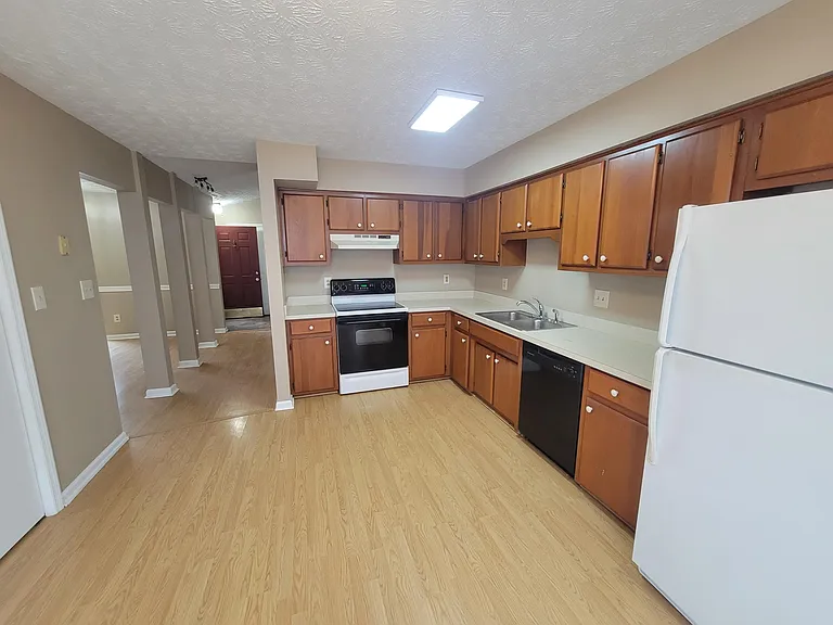500 Orchard Dr — Photo 4