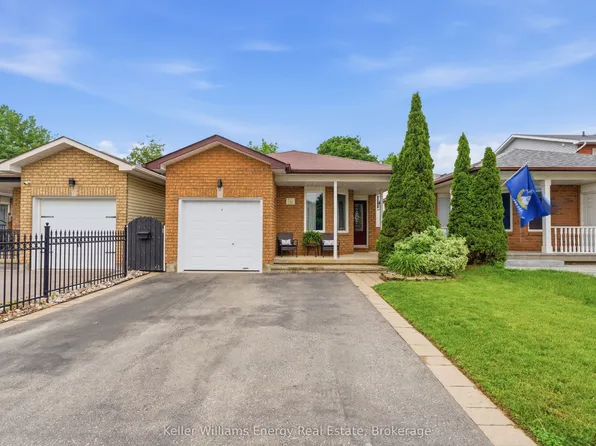16 John Walter Cres, Clarington, ON L1E 2W6
