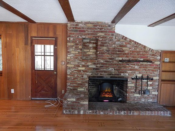 3rd image of 5152 Topanga Canyon Blvd