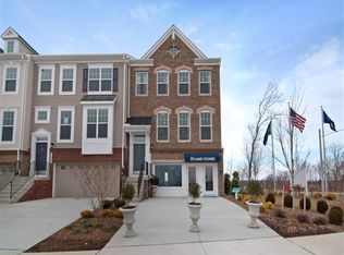 9051 Isabel Ln, Manassas Park, VA 20111