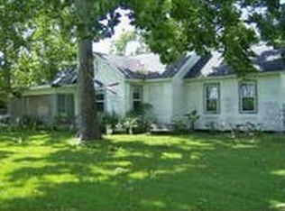 1204 Jones Rd, Highlands, TX 77562