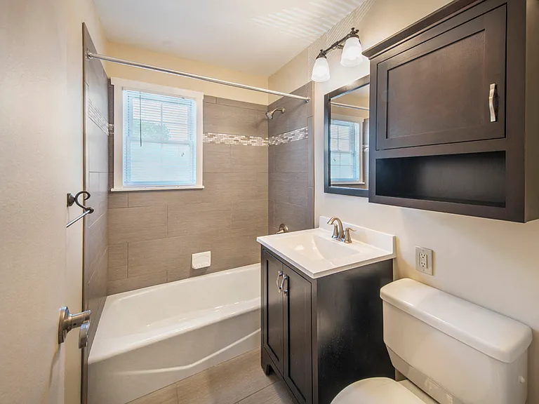 Rivercrest Apartments — Photo 28