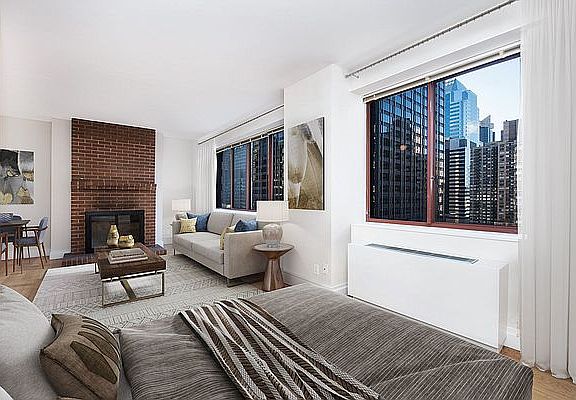 2nd image of 260 W 52nd St APT 15L