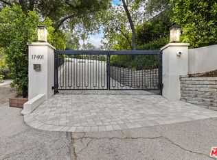17401 Rancho St, Encino, CA 91316