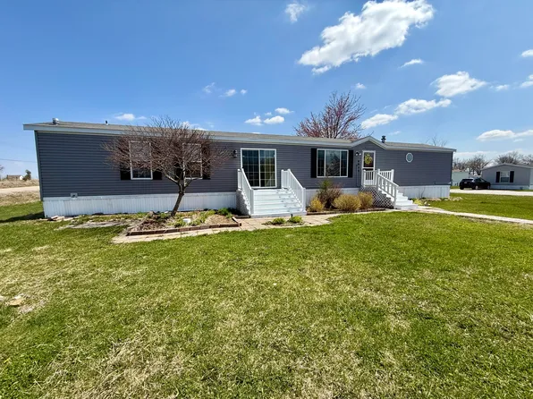 4955 Abrams Dr, Muscatine, IA 52761