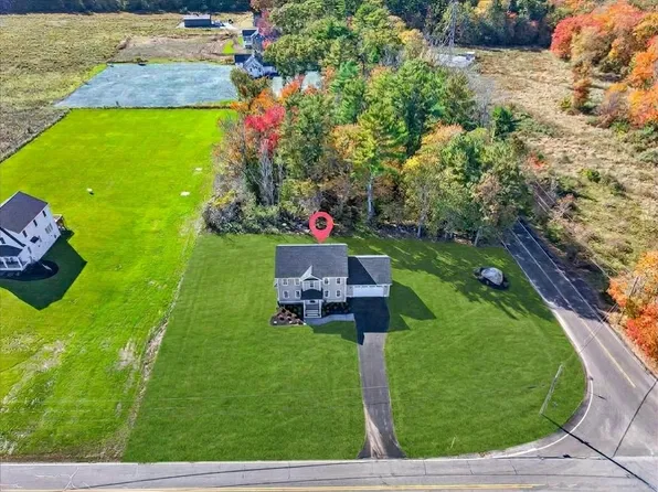 49 Thompson St, Middleboro, MA 02346