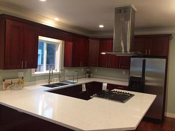 4th image of 2821 Blenheim Ave