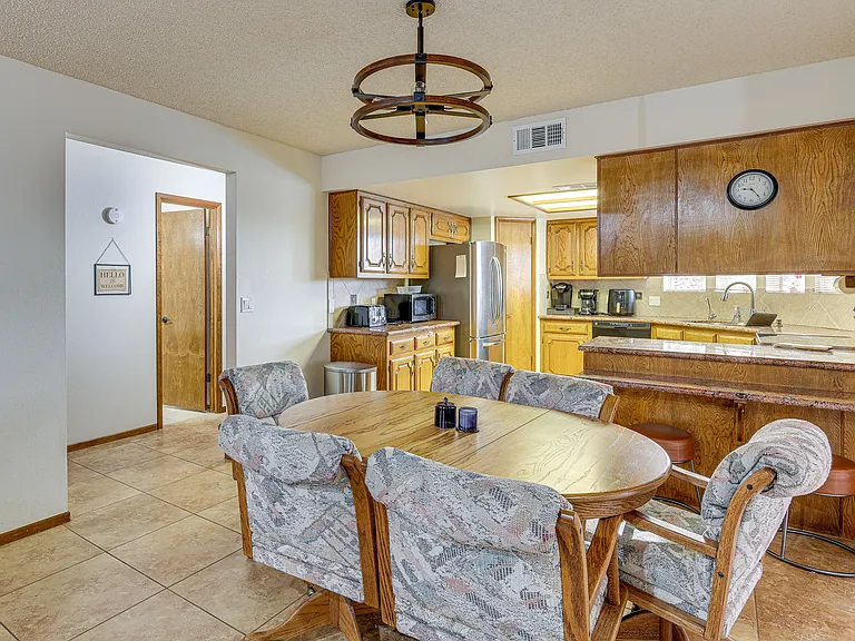 2400 Baron Dr — Photo 24
