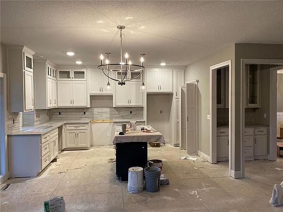 5th image of 8711 N Spruce Ct