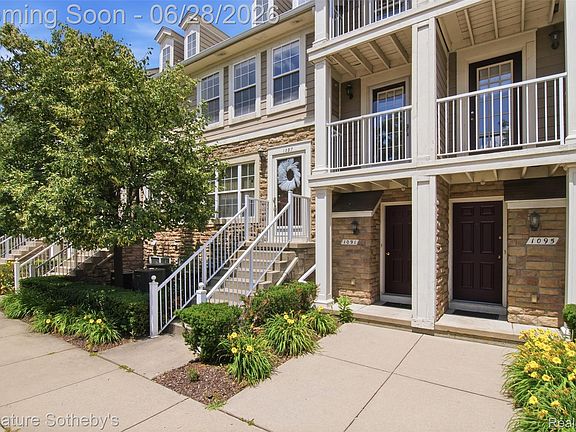 2nd image of 1091 Beaver Run