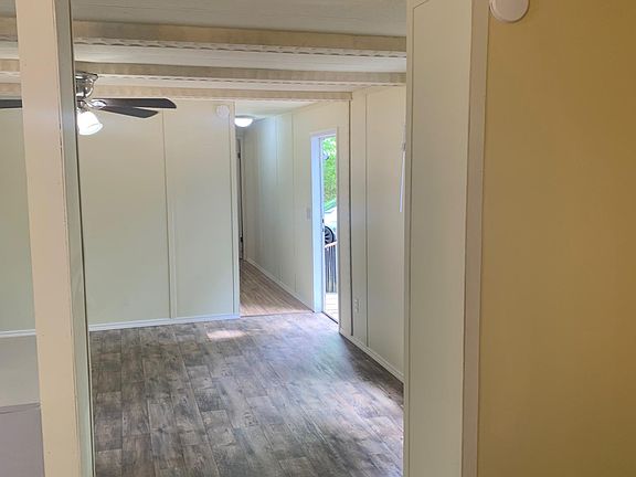 4th image of 125 Stephanie Ct