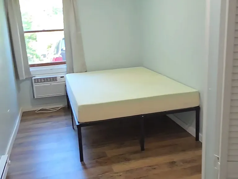 927 College Ave #9 — Photo 5