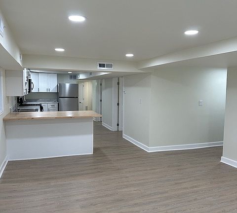 5th image of 3750 N Sawyer Ave #G