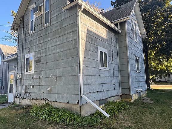 4th image of 420 W College St