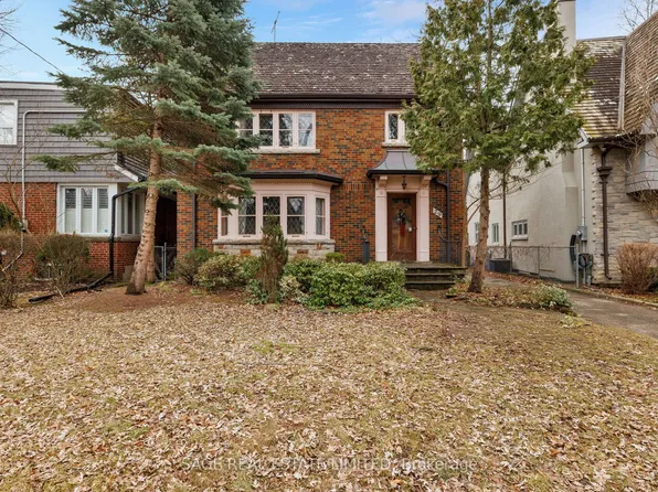 29 Strath Ave, Toronto, ON M8X 1R2