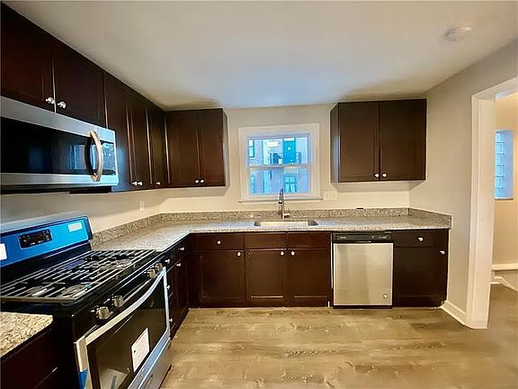 5th image of 73 S 14th St Floor 2