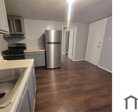 3rd image of 9721 S Avenue L APT 2