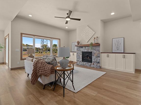 5th image of W5759 Roundstone Pl