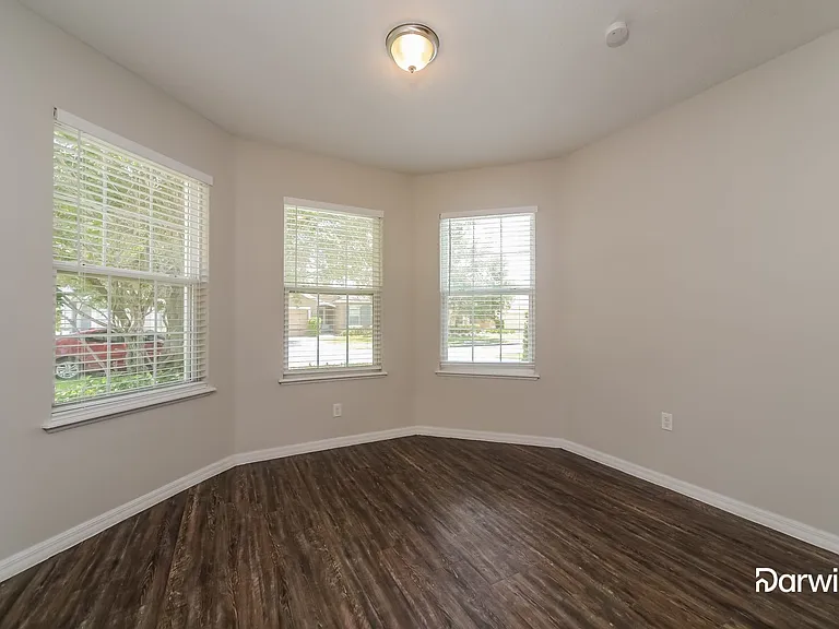 1580 Tamarind Rd — Photo 10